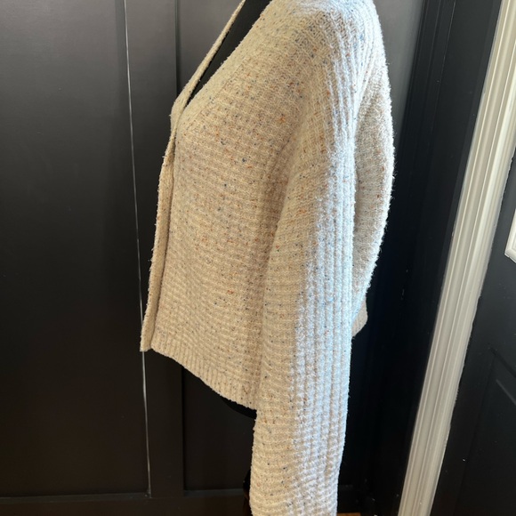 Universal Thread Cream Button-Up Cardigan - Picture 2 of 9